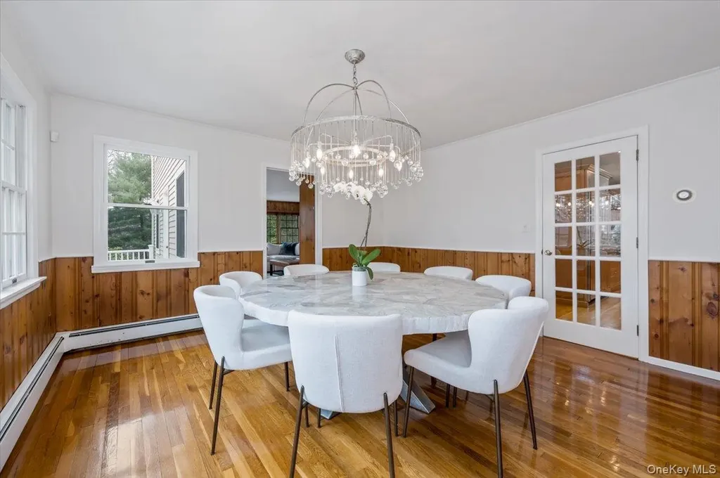 4 Springwood Path Syosset NY 11791