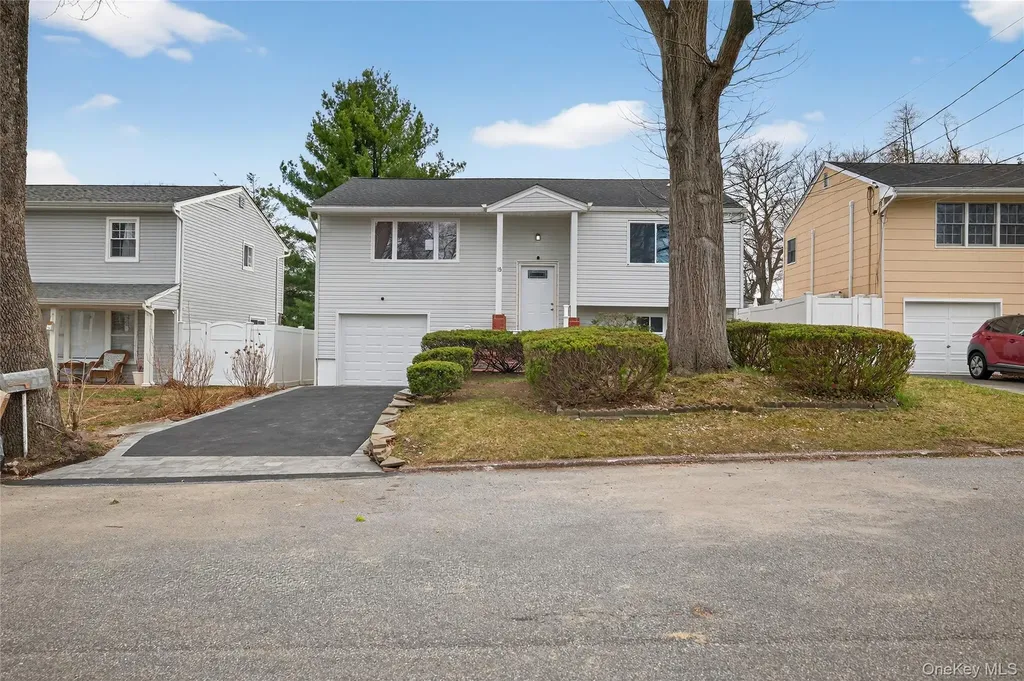 15 Lindsay Street Huntington NY 11743