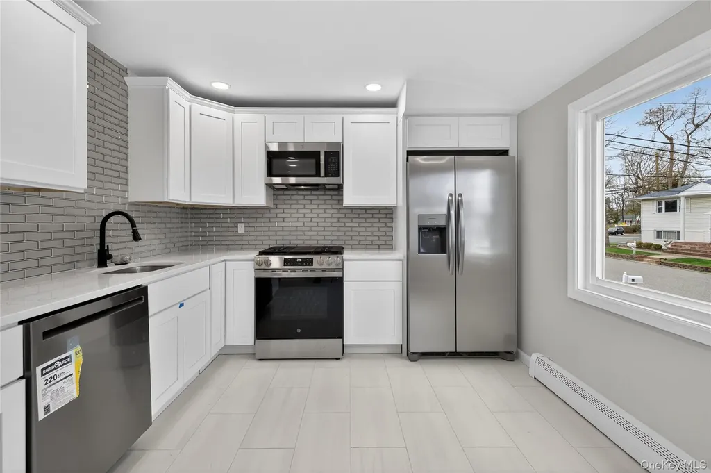 15 Lindsay Street Huntington NY 11743