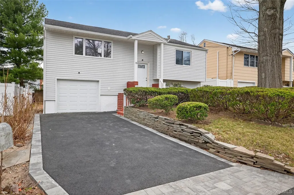 15 Lindsay Street Huntington NY 11743