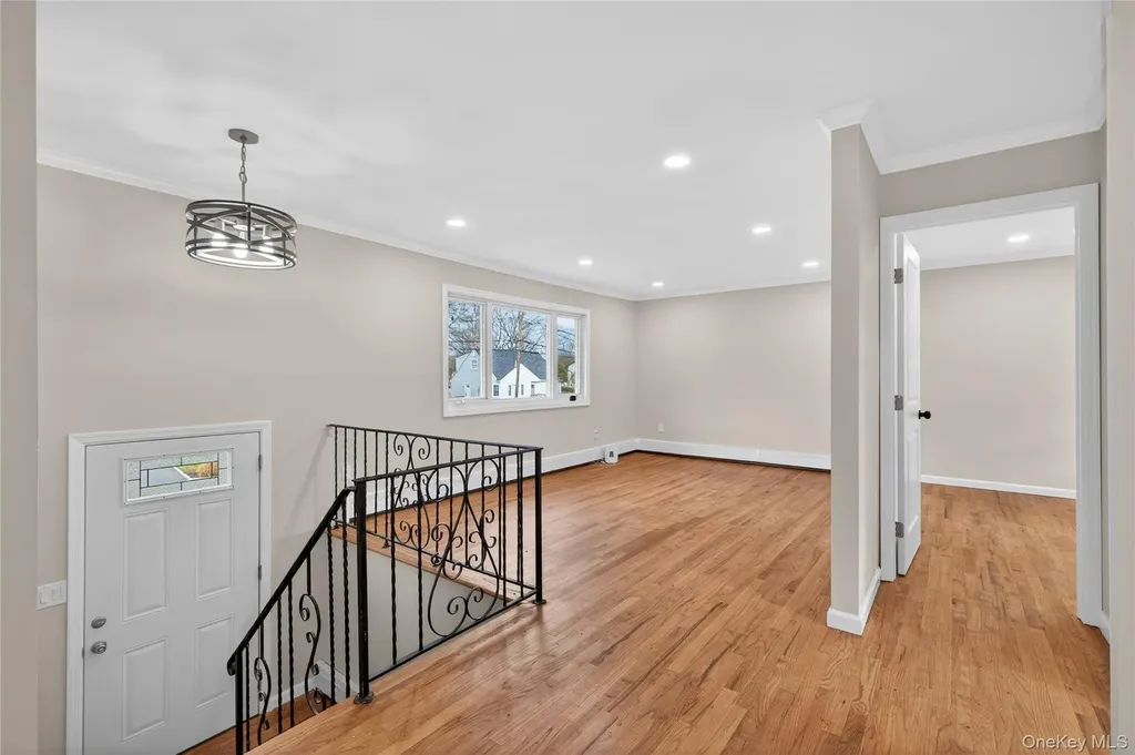 15 Lindsay Street Huntington NY 11743