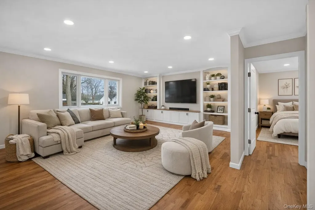 15 Lindsay Street Huntington NY 11743