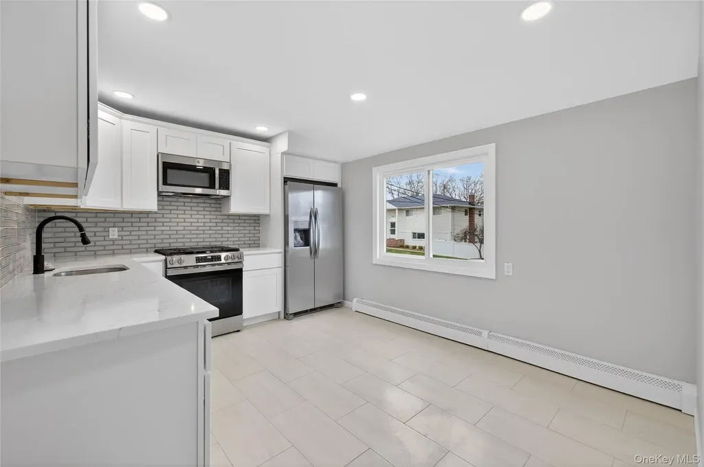 15 Lindsay Street Huntington NY 11743
