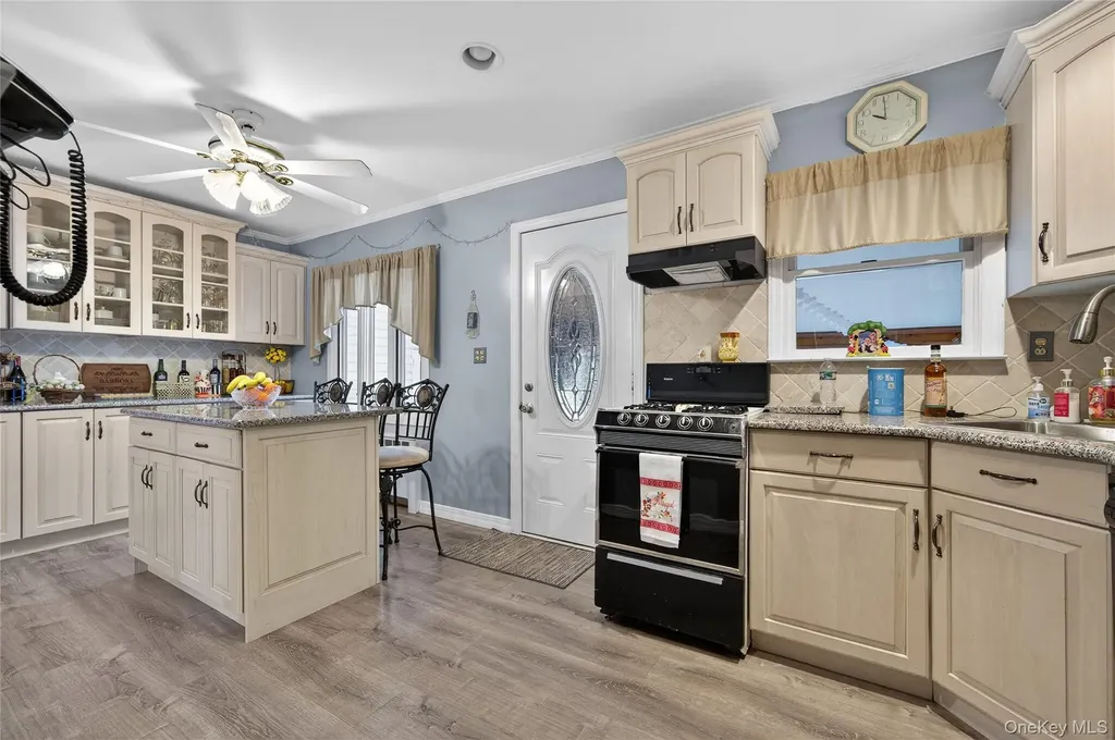 112 Wentworth Avenue Albertson NY 11507