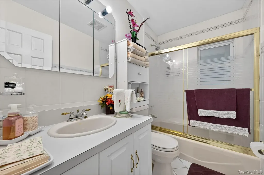 112 Wentworth Avenue Albertson NY 11507