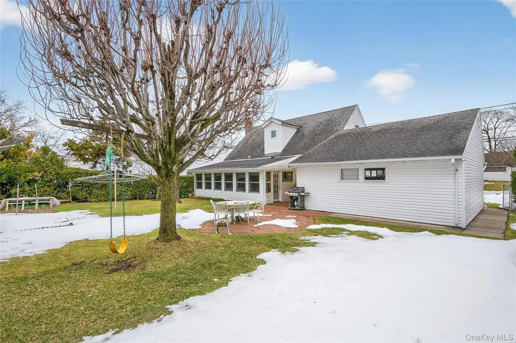 112 Wentworth Avenue Albertson NY 11507