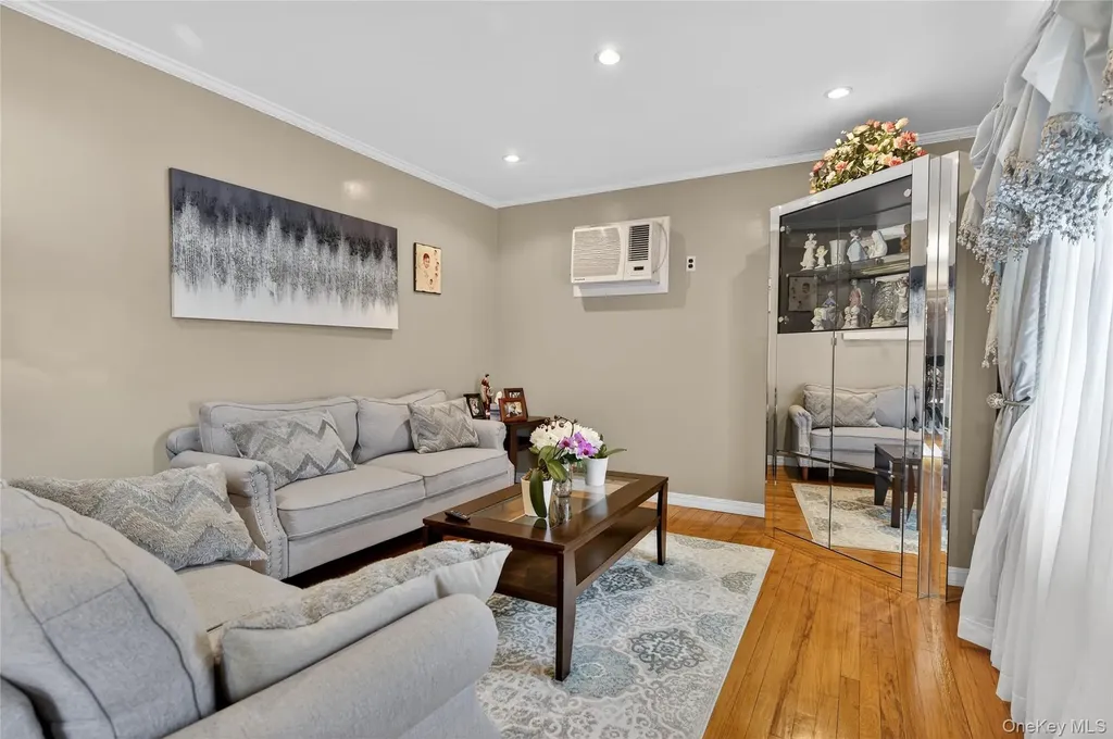 112 Wentworth Avenue Albertson NY 11507