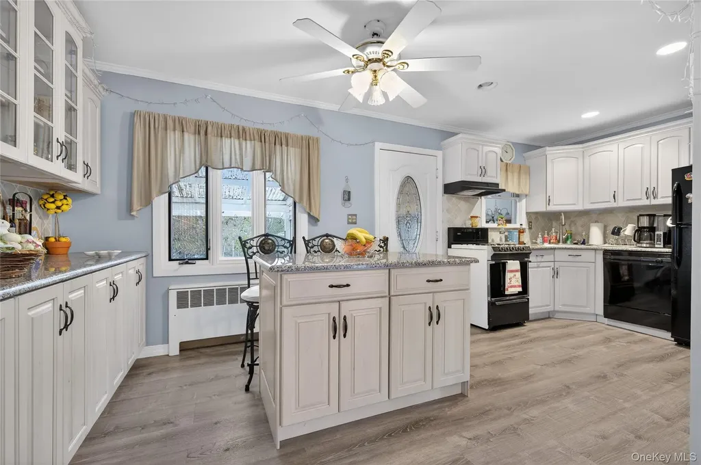 112 Wentworth Avenue Albertson NY 11507