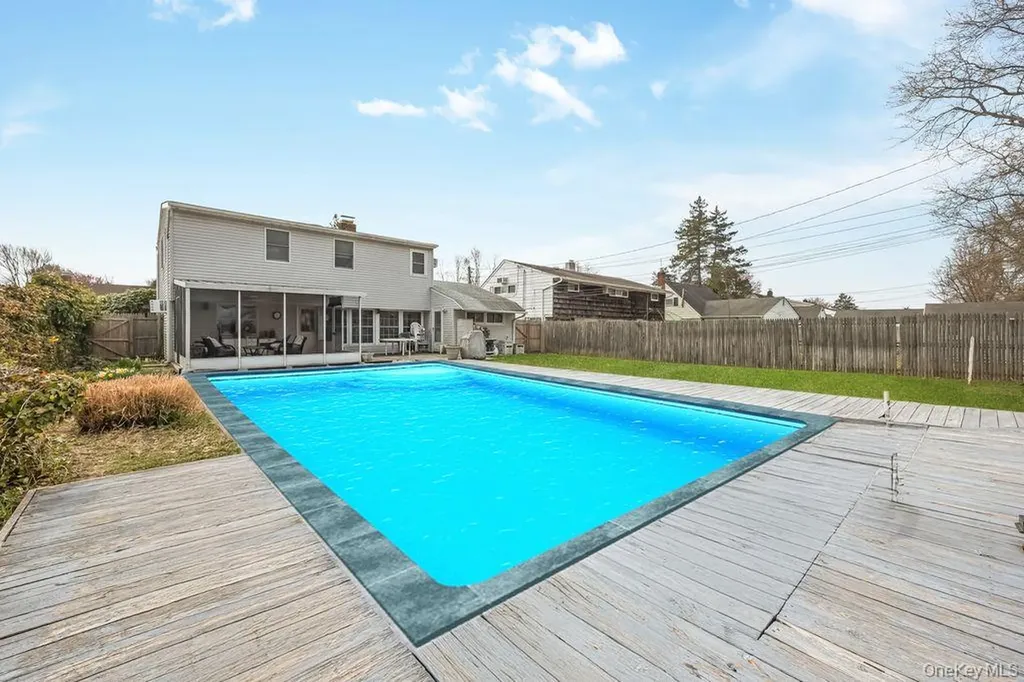 95 Elm Drive N Levittown NY 11756