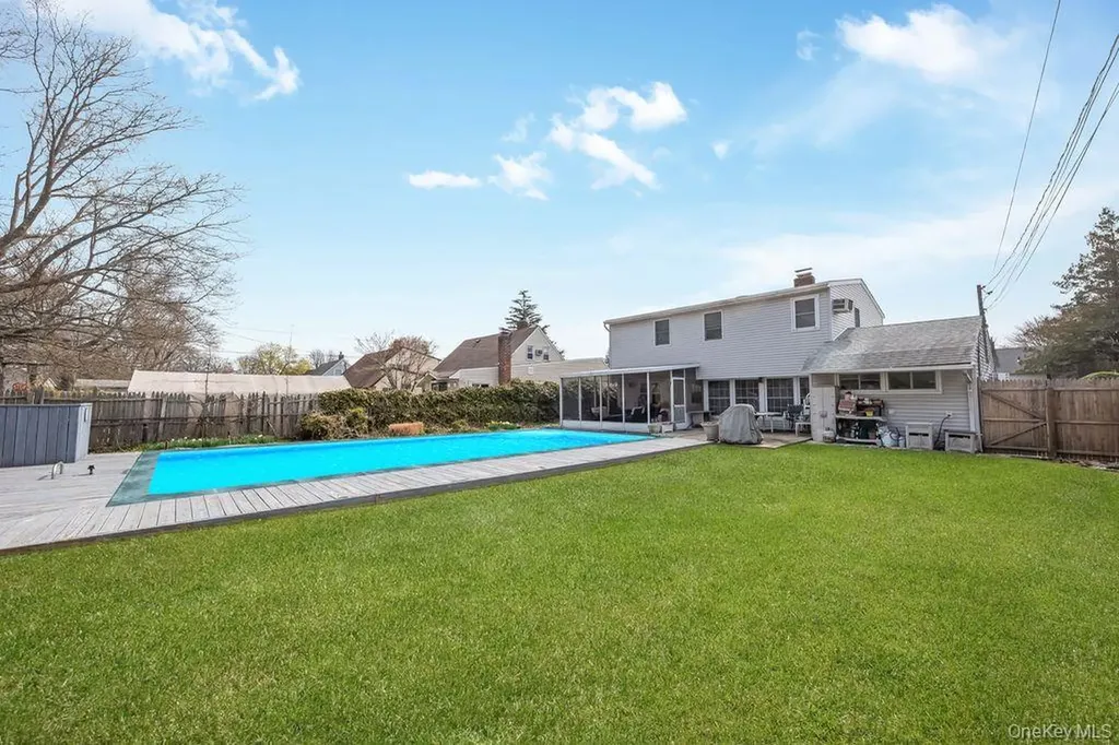 95 Elm Drive N Levittown NY 11756