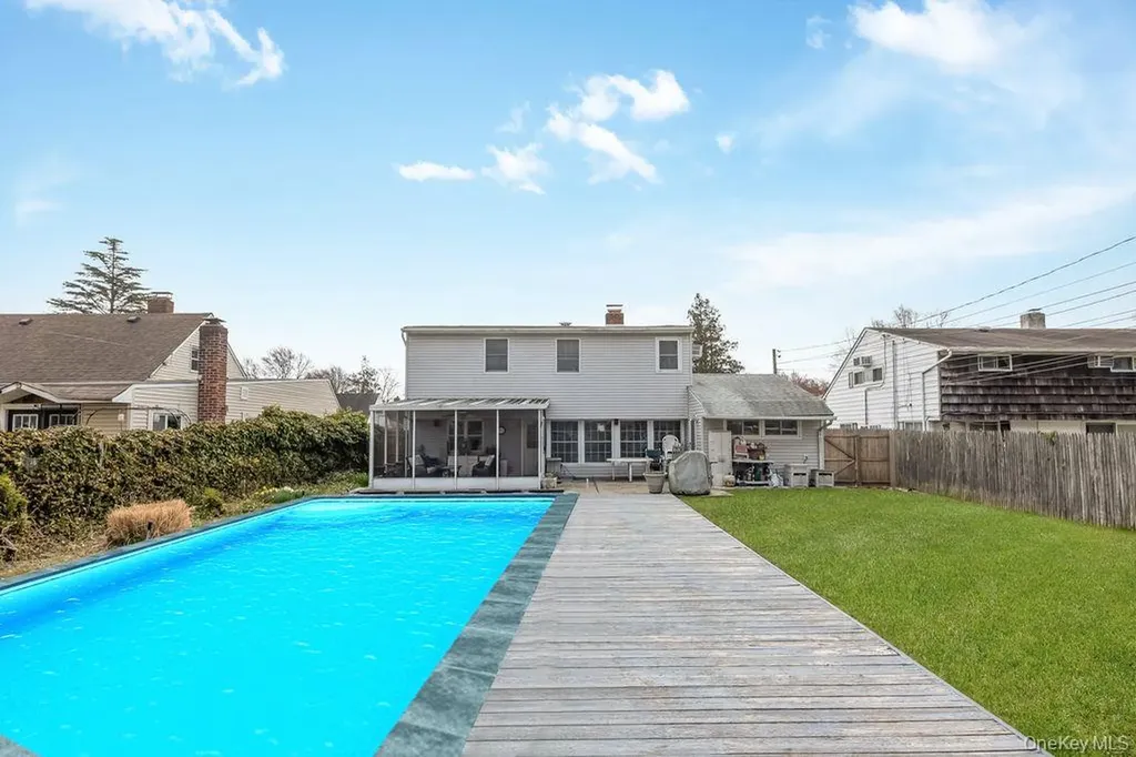 95 Elm Drive N Levittown NY 11756