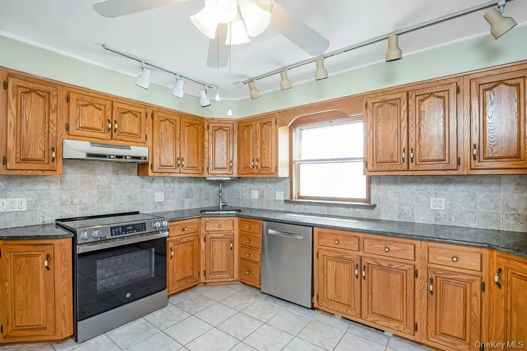 95 Elm Drive N Levittown NY 11756