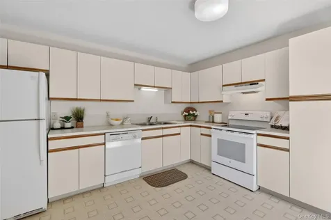 958 Heritage Hills Somers NY 10589