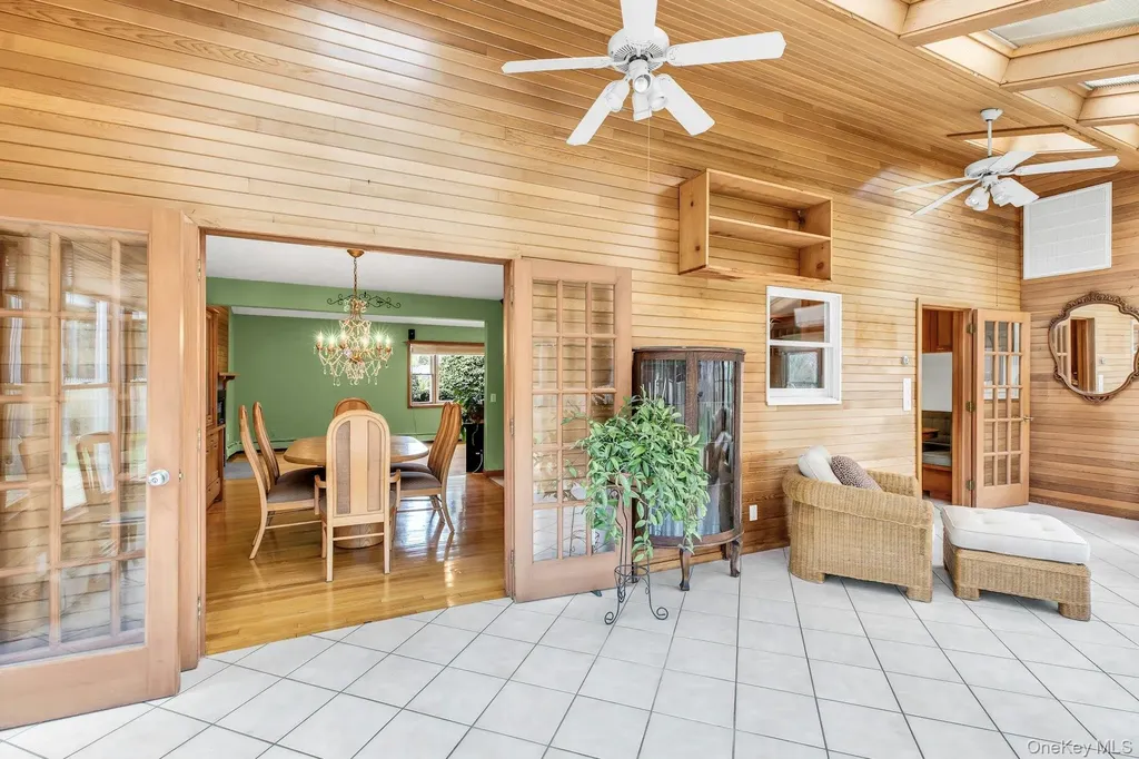8 Adelphi Street Islip NY 11751