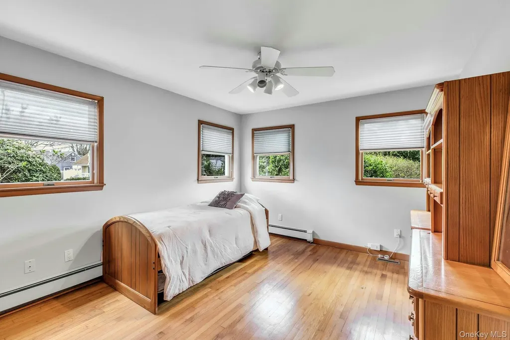8 Adelphi Street Islip NY 11751