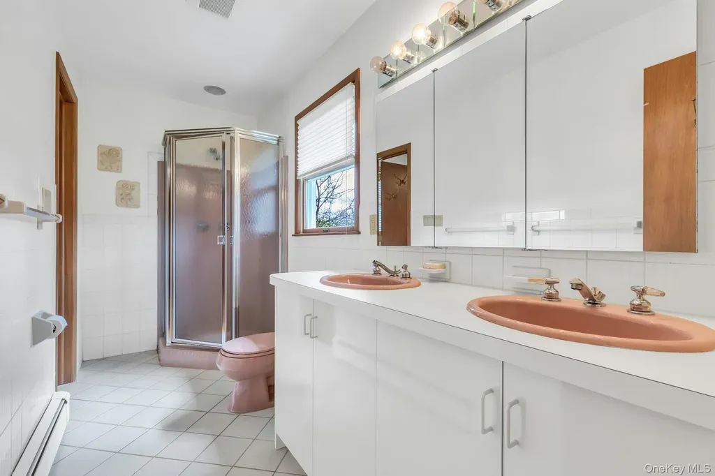 8 Adelphi Street Islip NY 11751