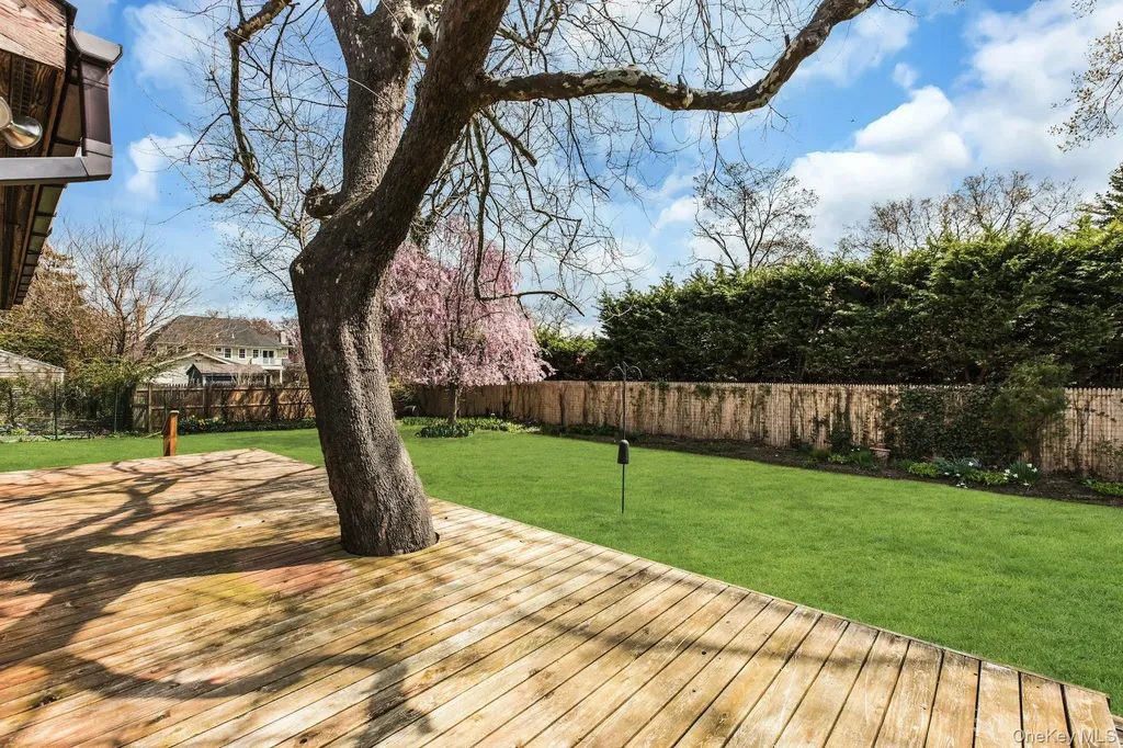 8 Adelphi Street Islip NY 11751