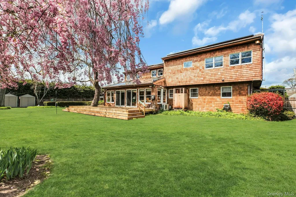 8 Adelphi Street Islip NY 11751