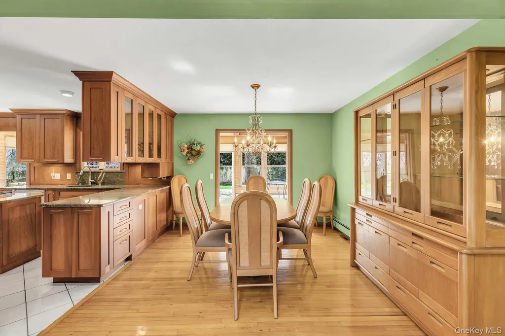 8 Adelphi Street Islip NY 11751
