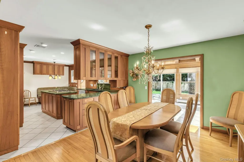 8 Adelphi Street Islip NY 11751