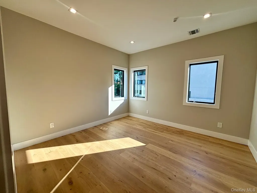 159 Harrison Avenue Mineola NY 11501