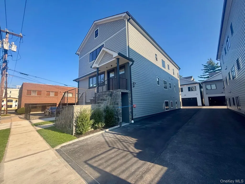 159 Harrison Avenue Mineola NY 11501