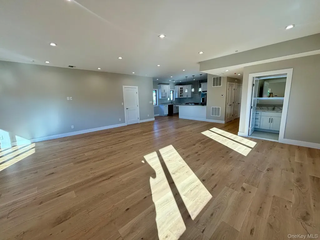 159 Harrison Avenue Mineola NY 11501