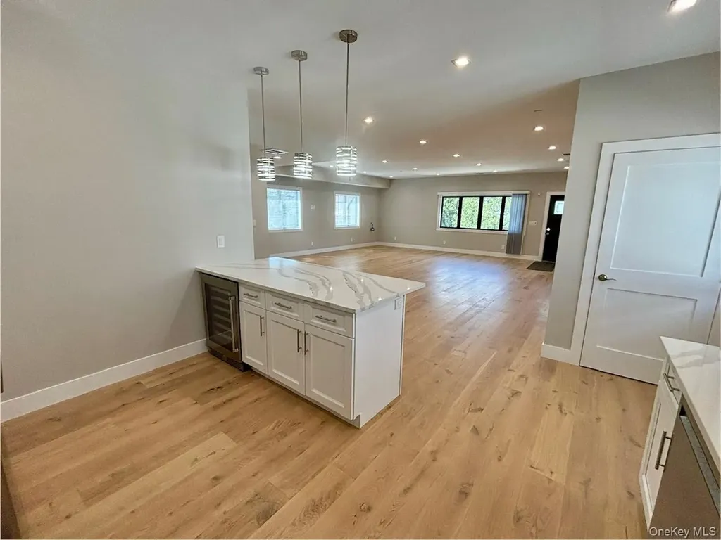 159 Harrison Avenue Mineola NY 11501