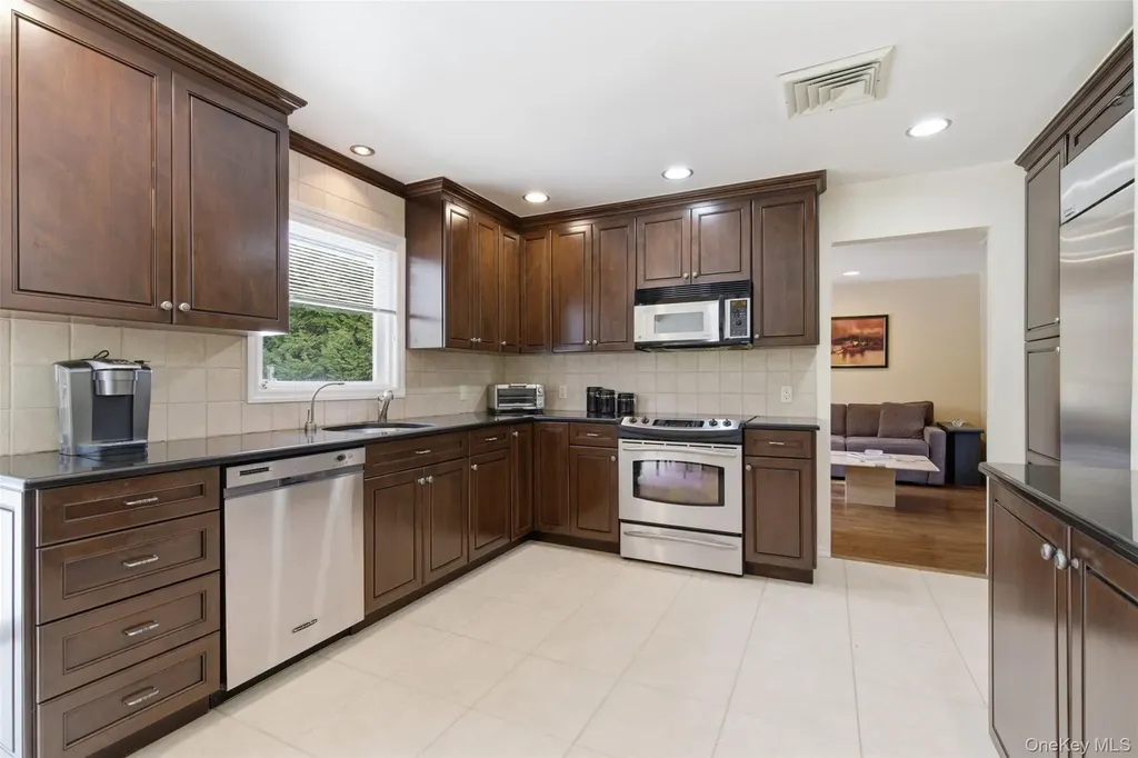 7 Seward Drive Dix Hills NY 11746