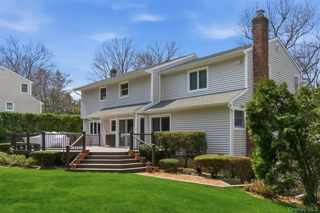 7 Seward Drive Dix Hills NY 11746