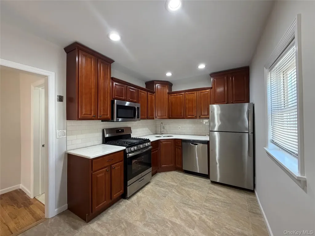 7311 Avenue W Brooklyn NY 11234