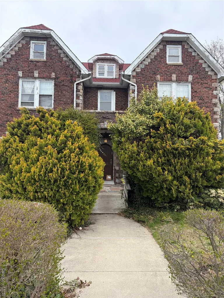 400 W Broadway Cedarhurst NY 11516