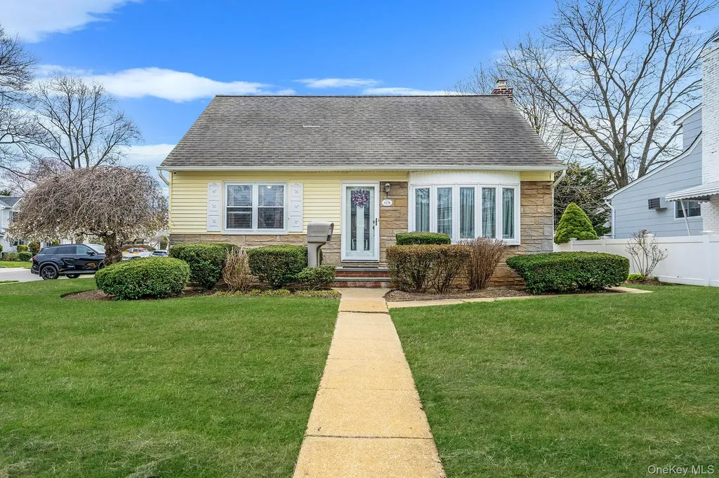 3476 Clifton Boulevard Wantagh NY 11793