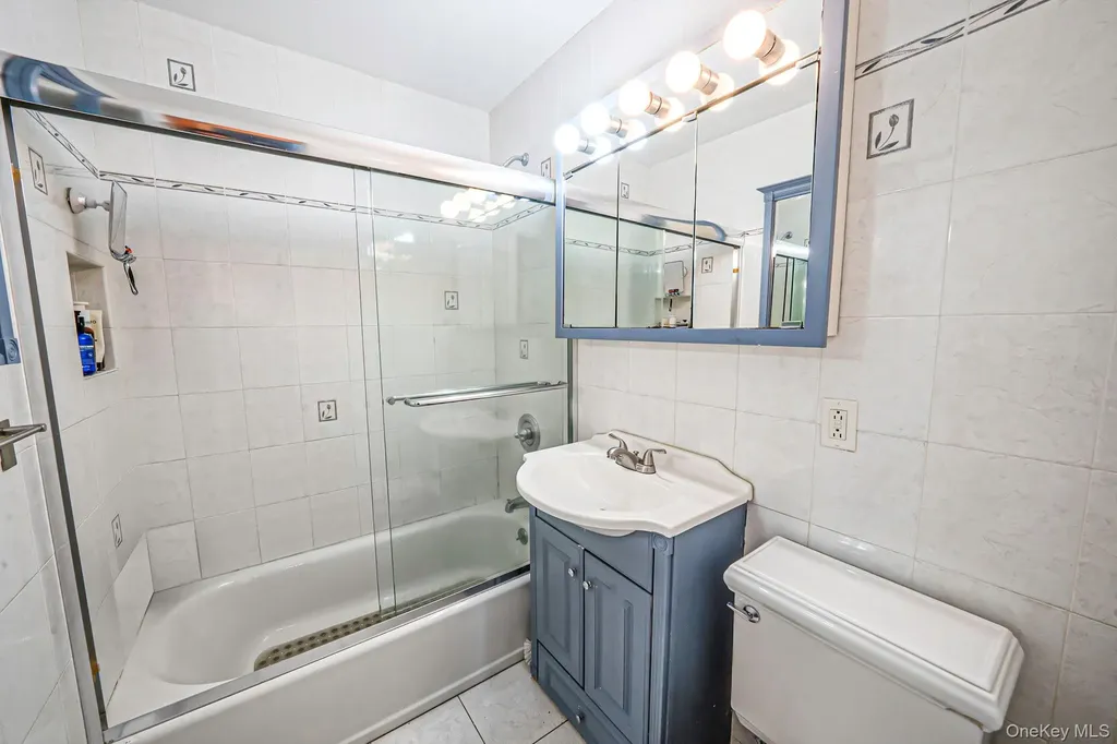 3476 Clifton Boulevard Wantagh NY 11793