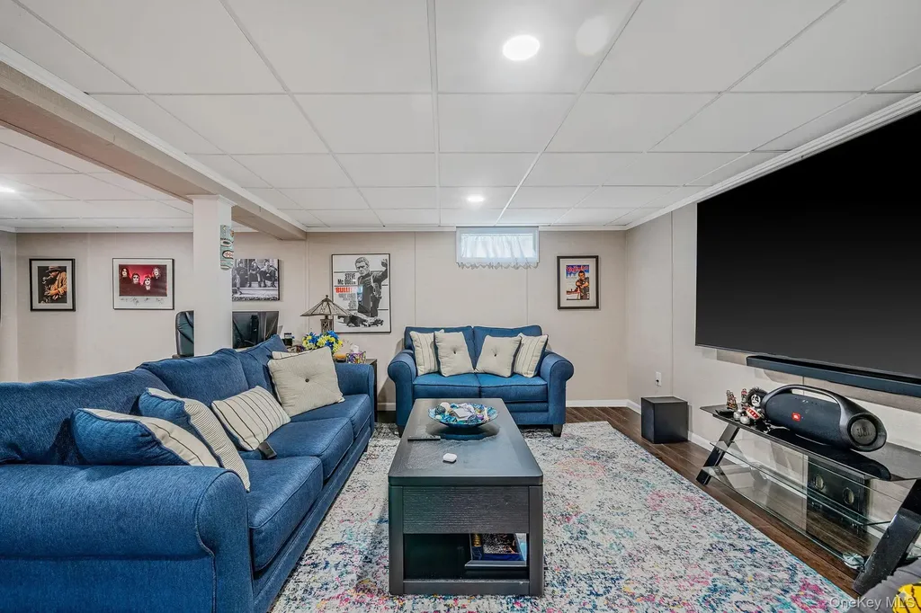 3476 Clifton Boulevard Wantagh NY 11793