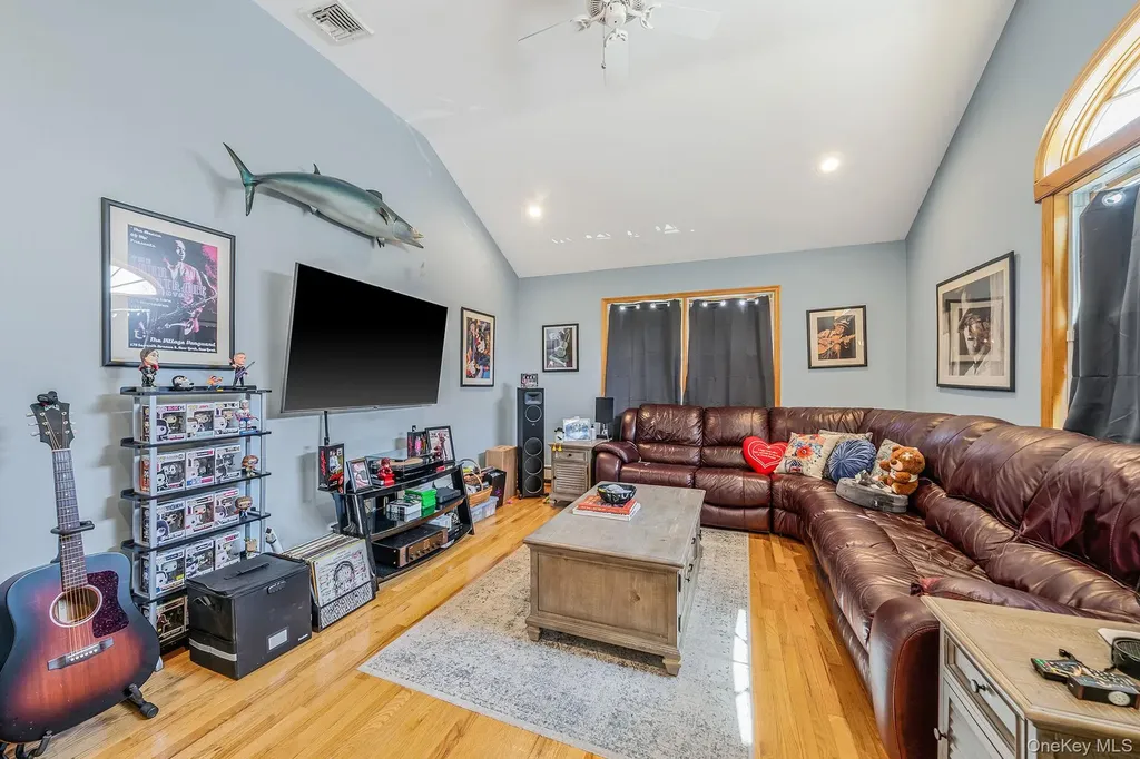 3476 Clifton Boulevard Wantagh NY 11793