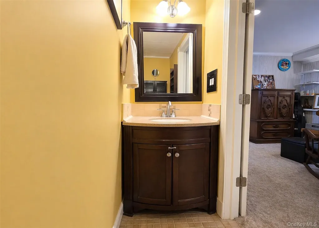 261 Phyllis Drive Patchogue NY 11772