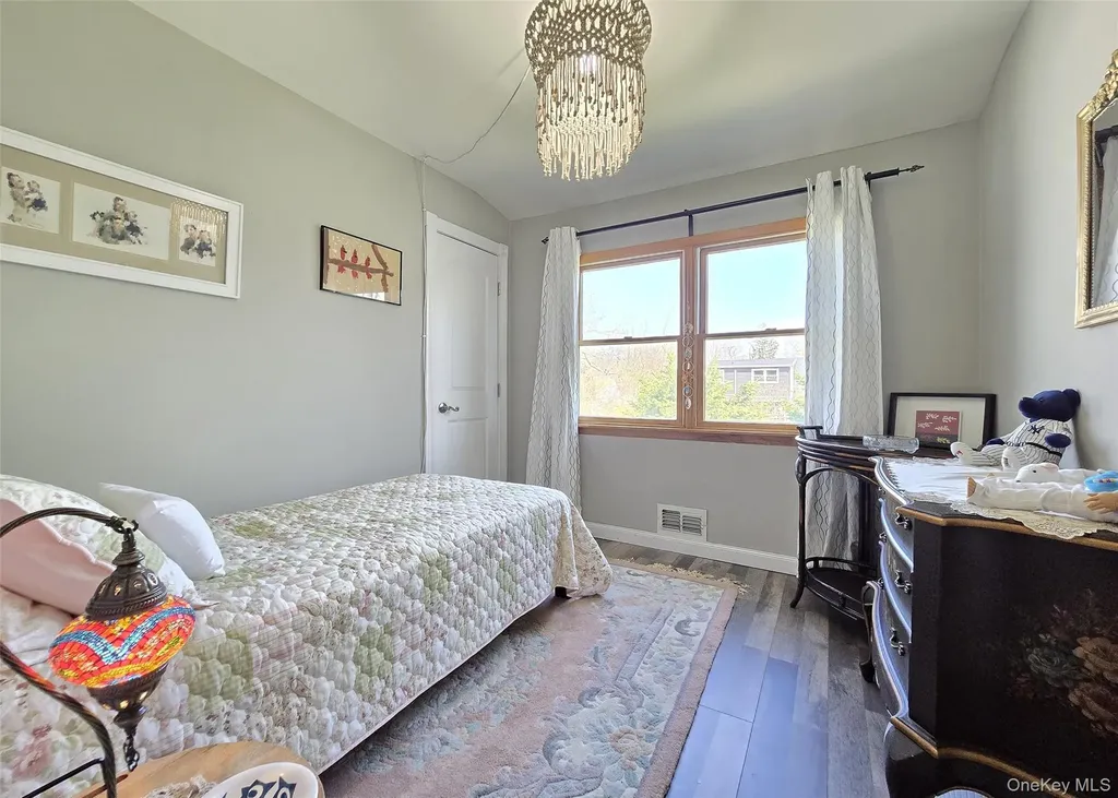 261 Phyllis Drive Patchogue NY 11772
