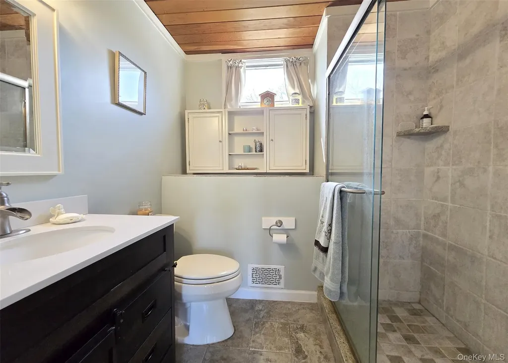 261 Phyllis Drive Patchogue NY 11772