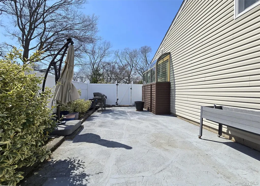 261 Phyllis Drive Patchogue NY 11772