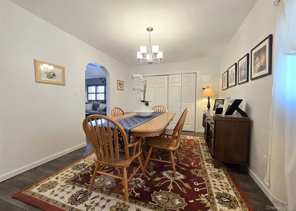 261 Phyllis Drive Patchogue NY 11772