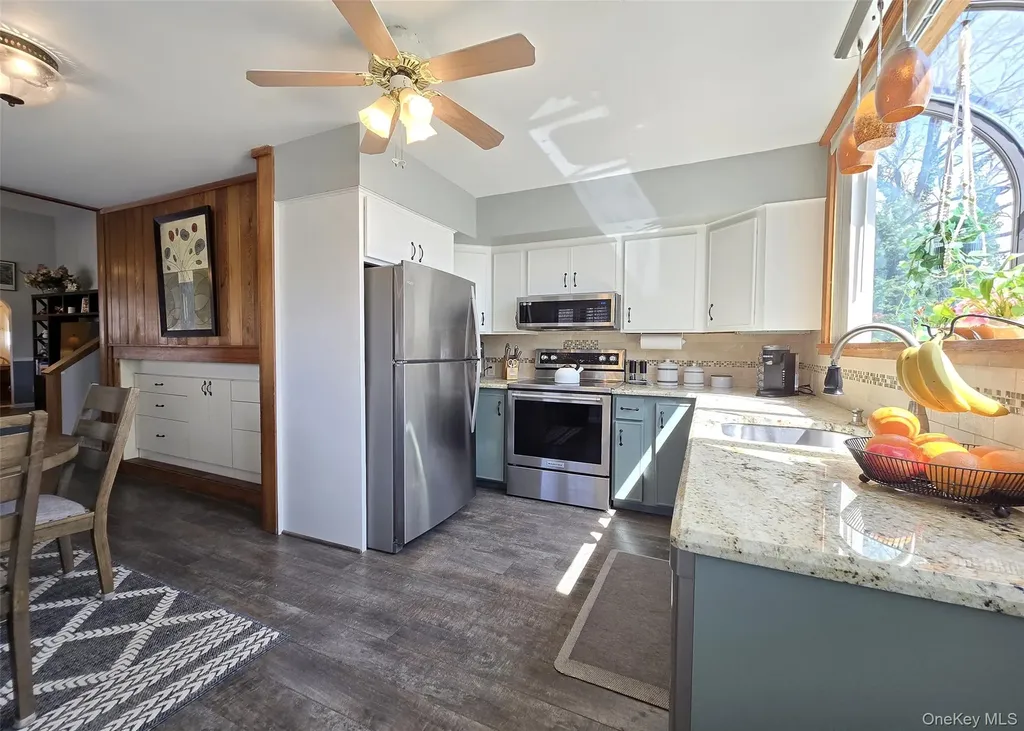 261 Phyllis Drive Patchogue NY 11772