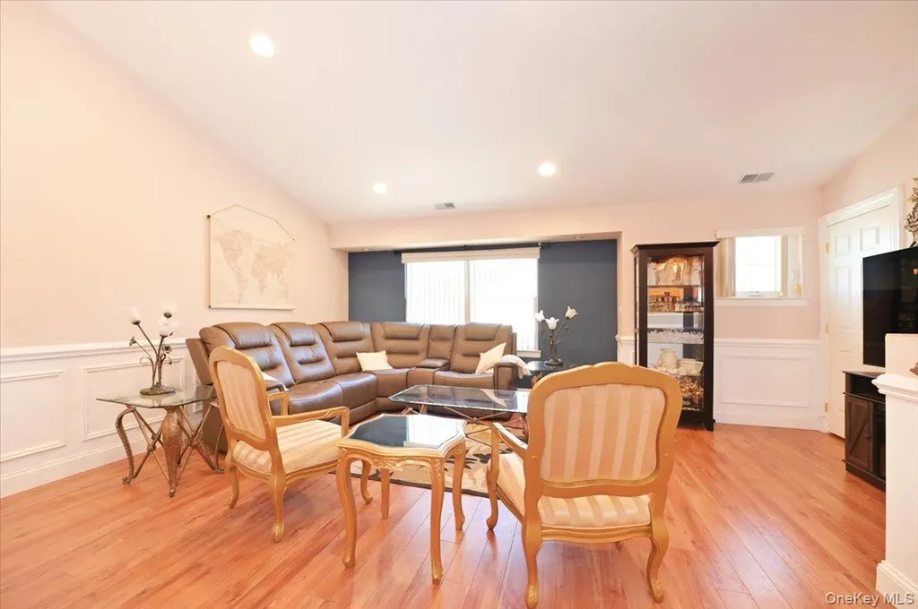 80 Morley Circle Melville NY 11747