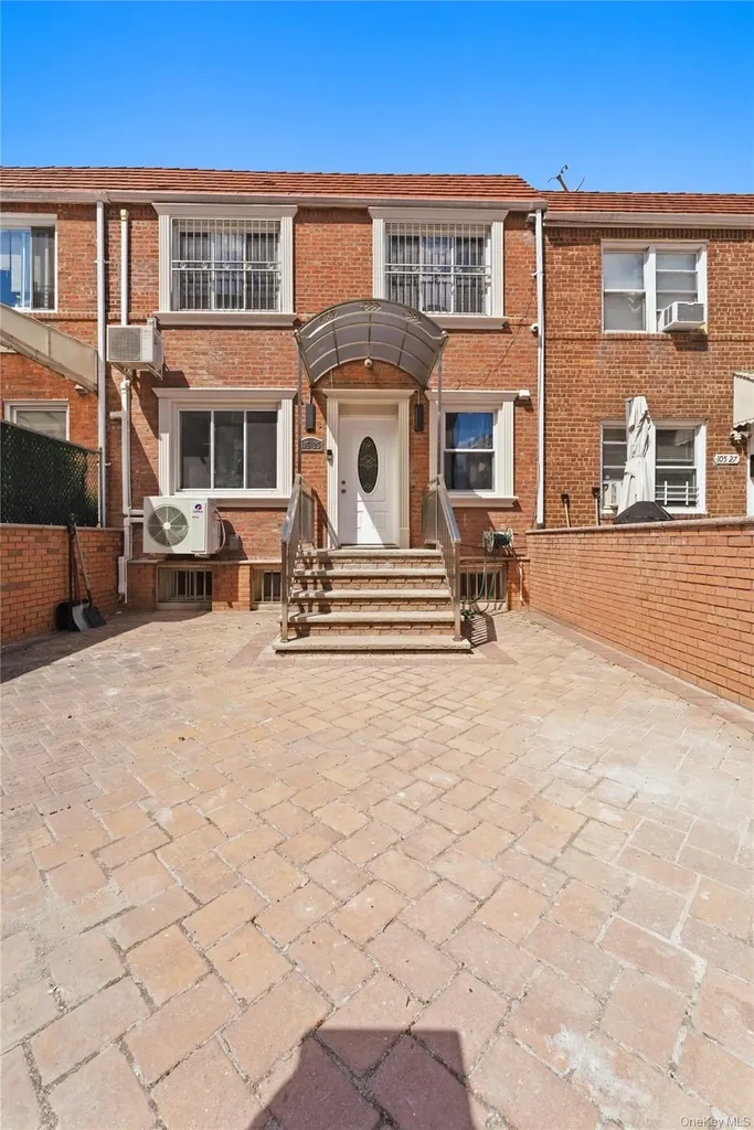 10525 63rd Drive Forest Hills NY 11375
