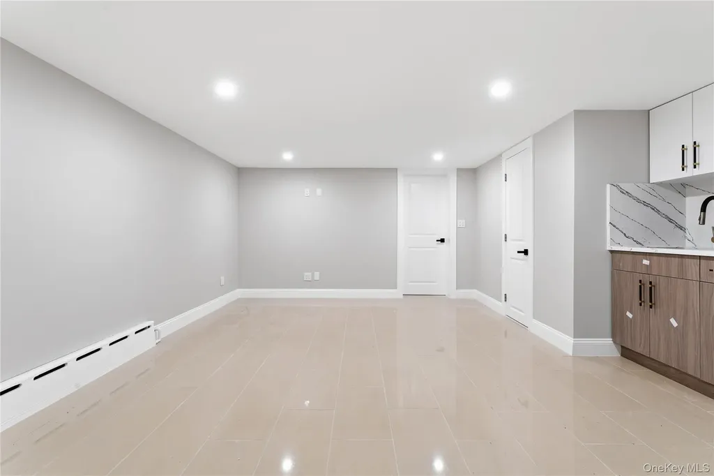 10525 63rd Drive Forest Hills NY 11375