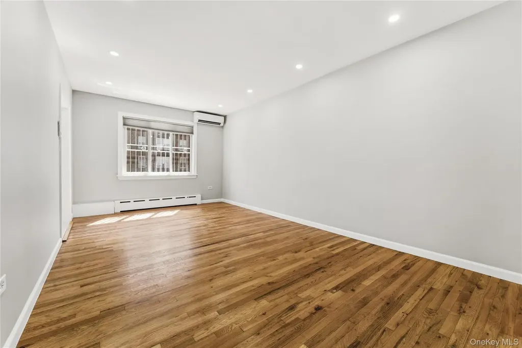 10525 63rd Drive Forest Hills NY 11375