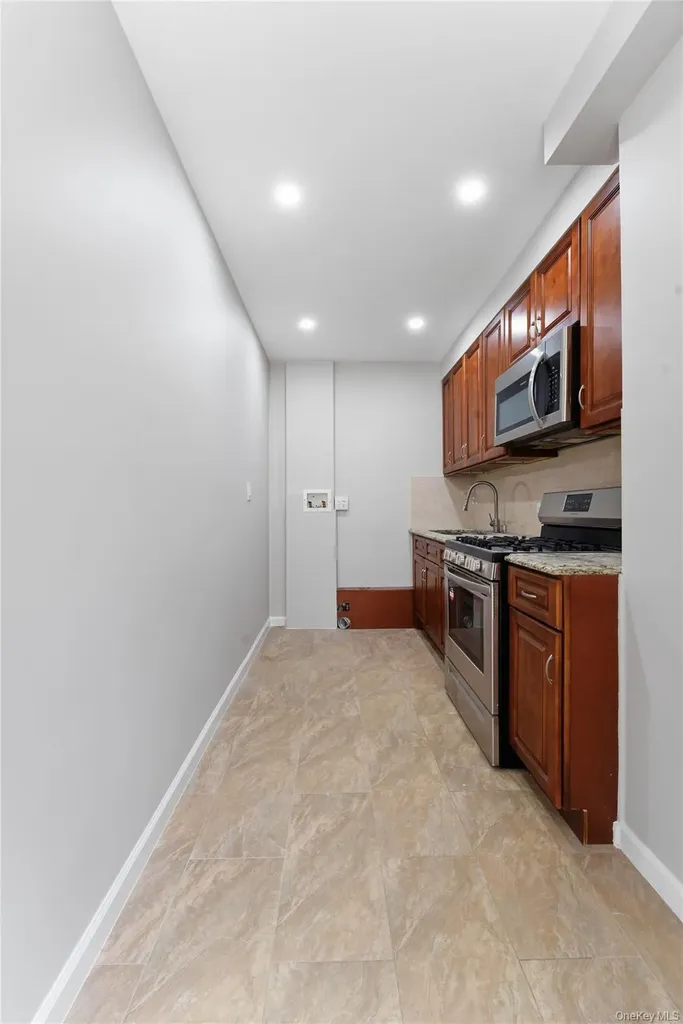 10525 63rd Drive Forest Hills NY 11375