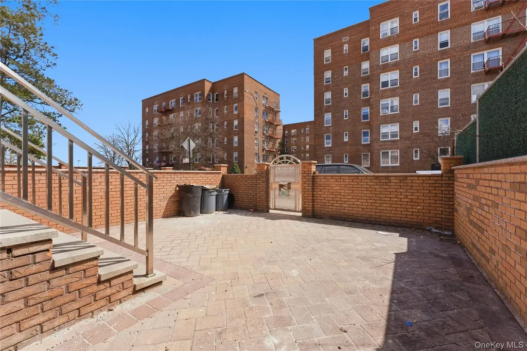 10525 63rd Drive Forest Hills NY 11375
