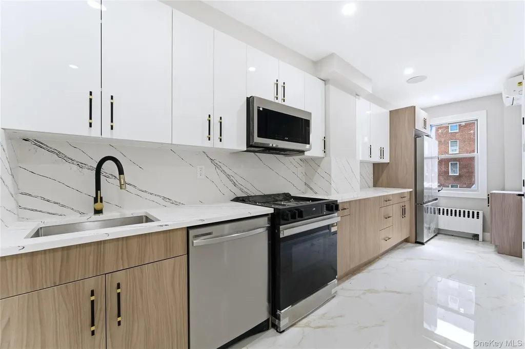 10525 63rd Drive Forest Hills NY 11375