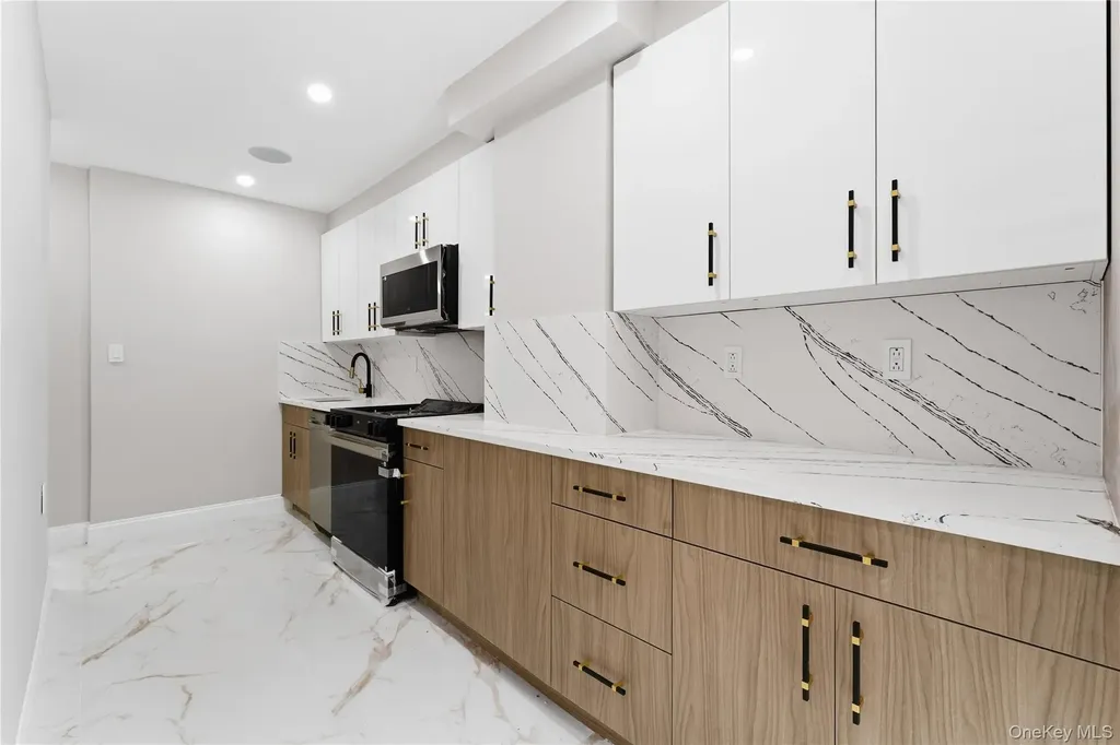 10525 63rd Drive Forest Hills NY 11375